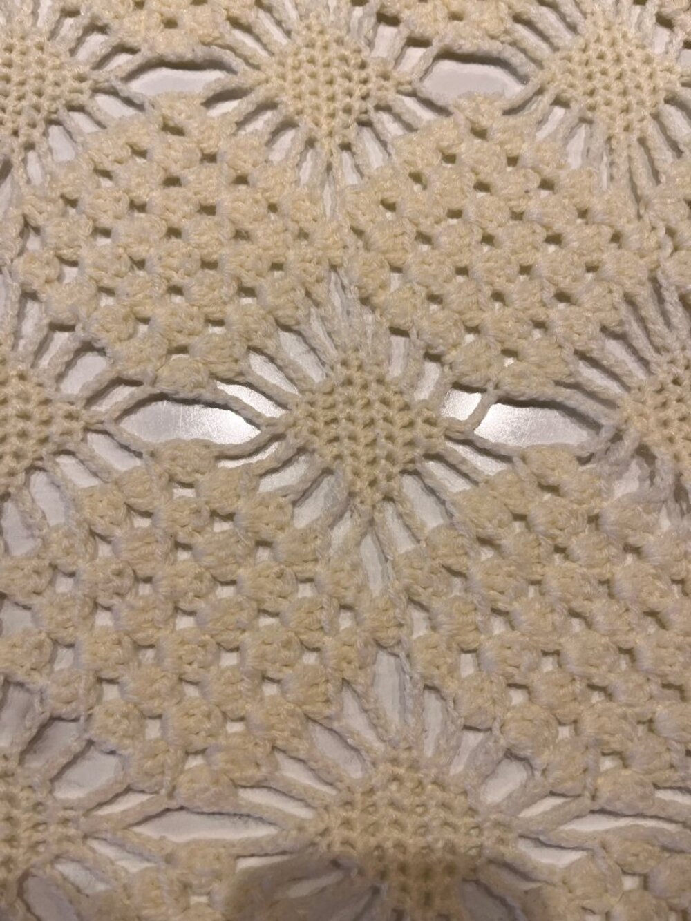 Vintage Handmade Cream Crochet Afghan Throw Blanket Medallion Popcorn Stitch - Picture 5 of 12
